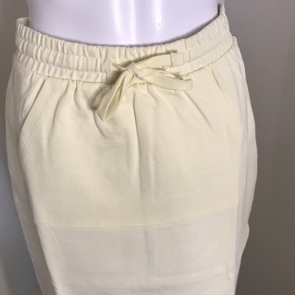 MANGO, Woman's Size Small Yellow Skirt. - Picture 3 of 8